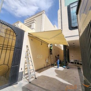 مظلة كهربائية للسيارة