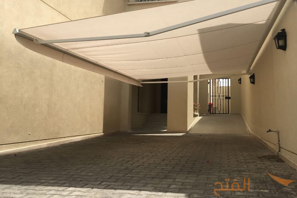 مظلات متحركة