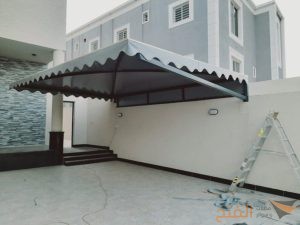 فني حداد مظلات وسواتر