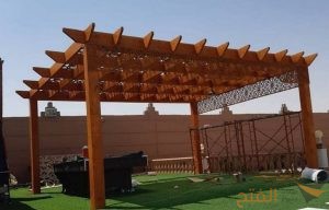 مظلات خشبية مجدولة