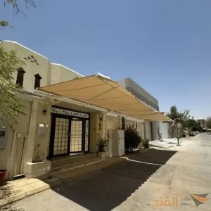 مظلات قابلة للسحب